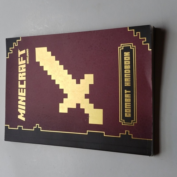 Set of 3 Minecraft Handbooks: Redstone, Constrict, Combat - Picture 5 of 6